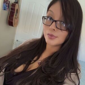 Meet your Posher, Delphine